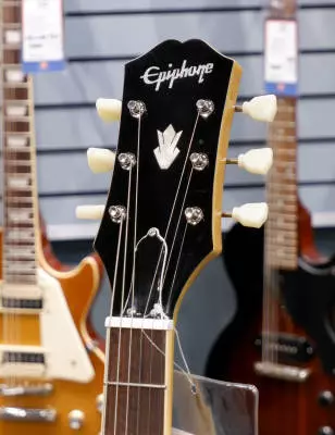 Epiphone - SG Standard 60s Electric Guitar - TV Yellow 2